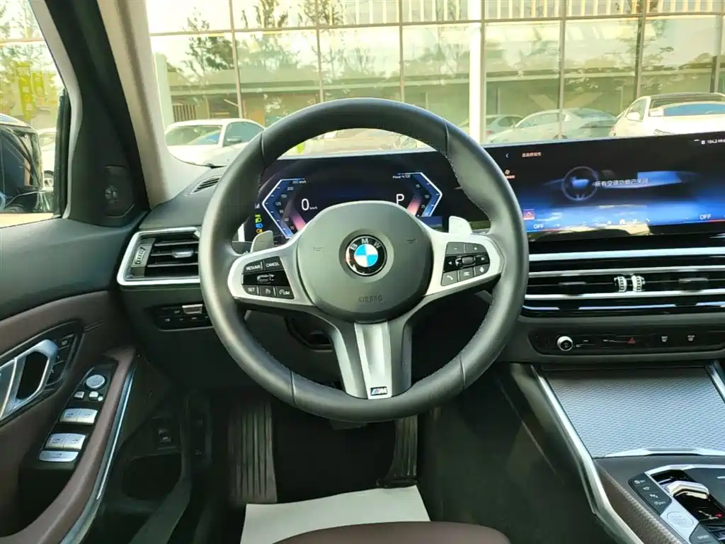 BMW 3 Series 2025 — фото 11