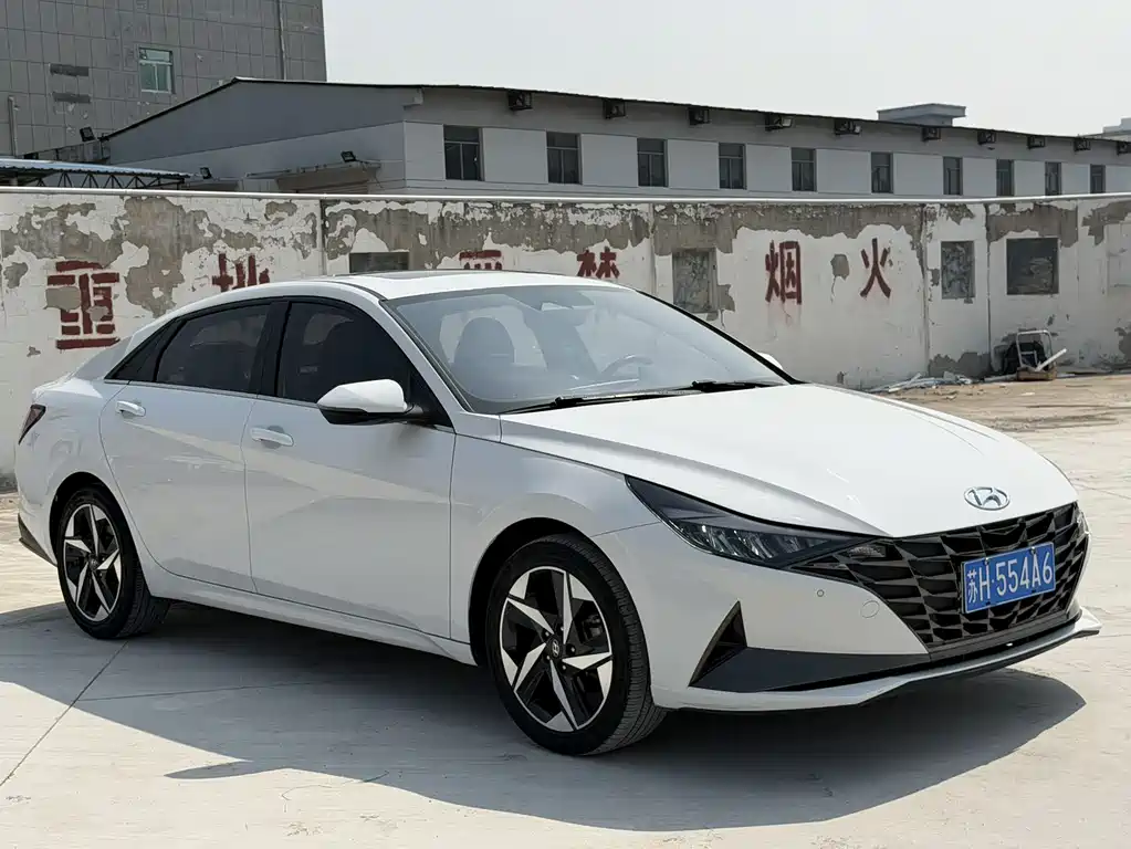 Hyundai Elantra 2021 — фото 3