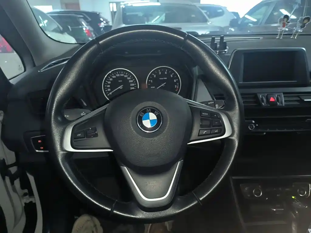 BMW 2 Series Gran Tourer 2017 — фото 11