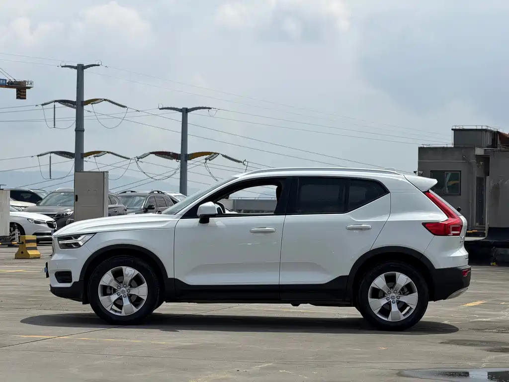 Volvo XC40 2020 — фото 4
