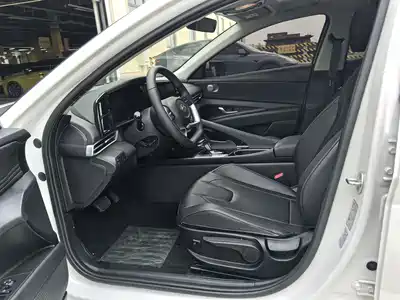 Hyundai Elantra 2022
