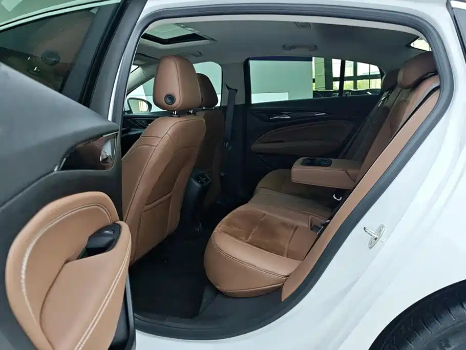 Buick Regal 2022 — фото 11