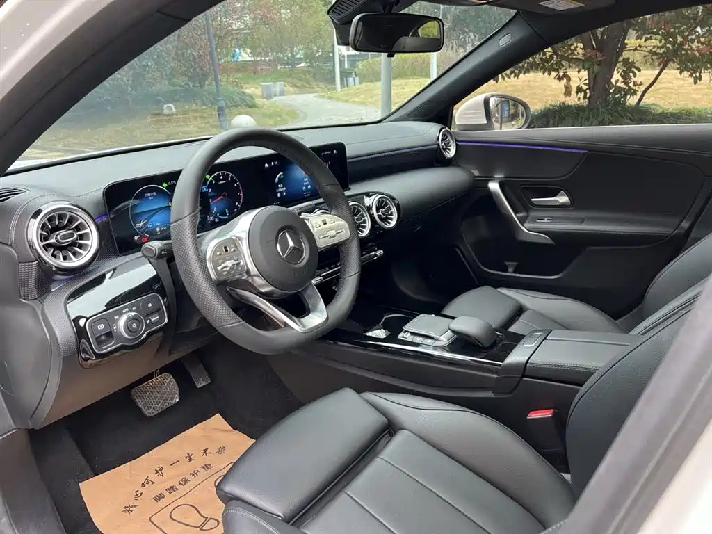 Mercedes-Benz A-Class 2022 — фото 6