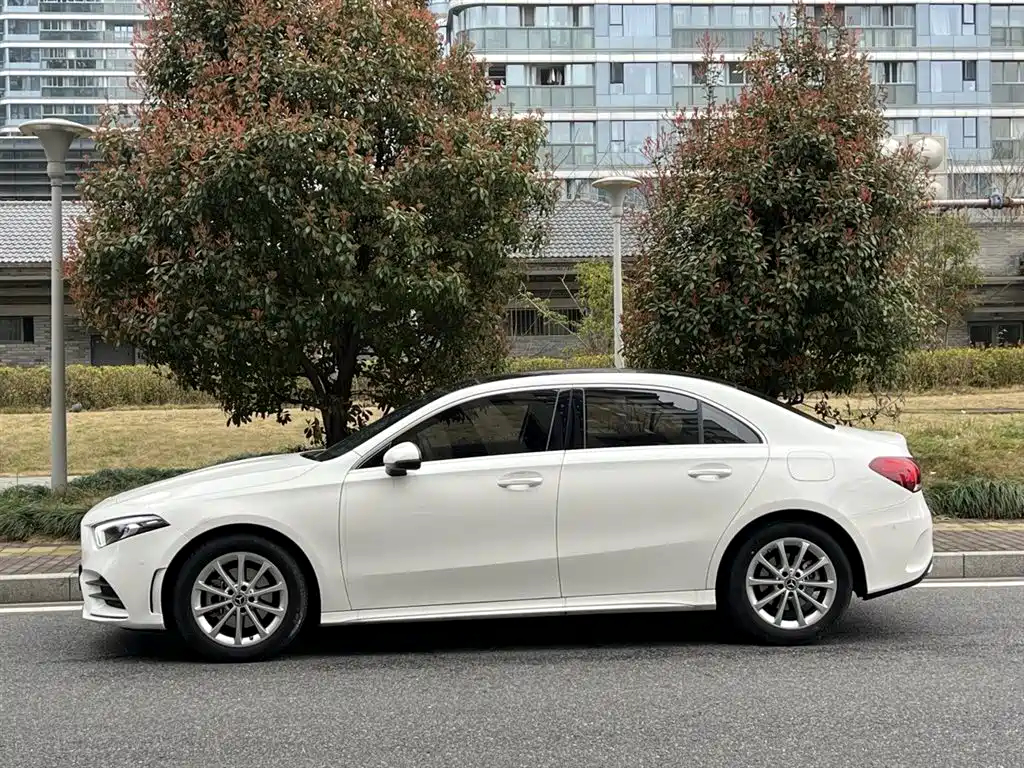 Mercedes-Benz A-Class 2022 — фото 5