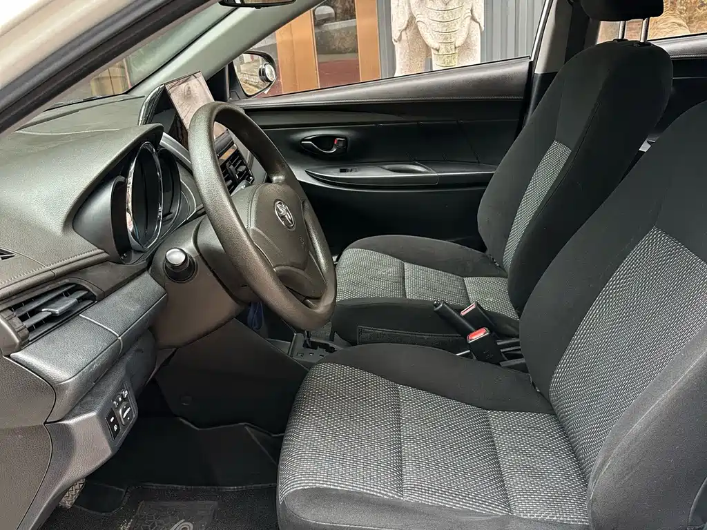 Toyota Vios 2015 — фото 3