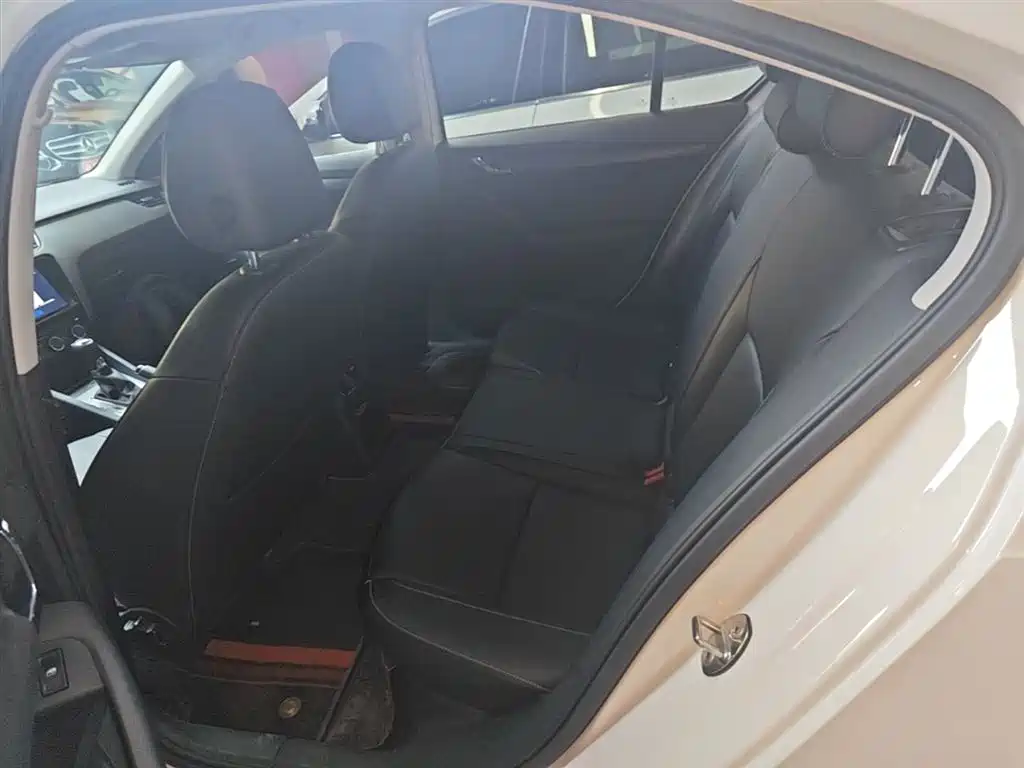 Skoda Octavia 2022 — фото 17