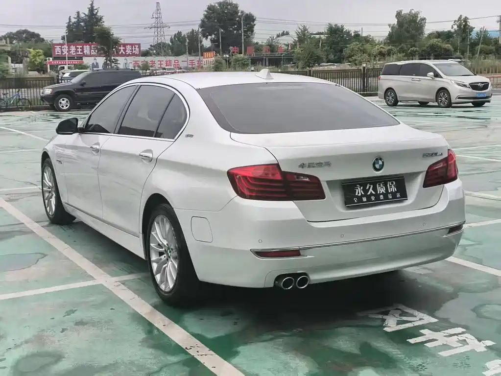 BMW 5 Series New Energy 2016 — фото 21
