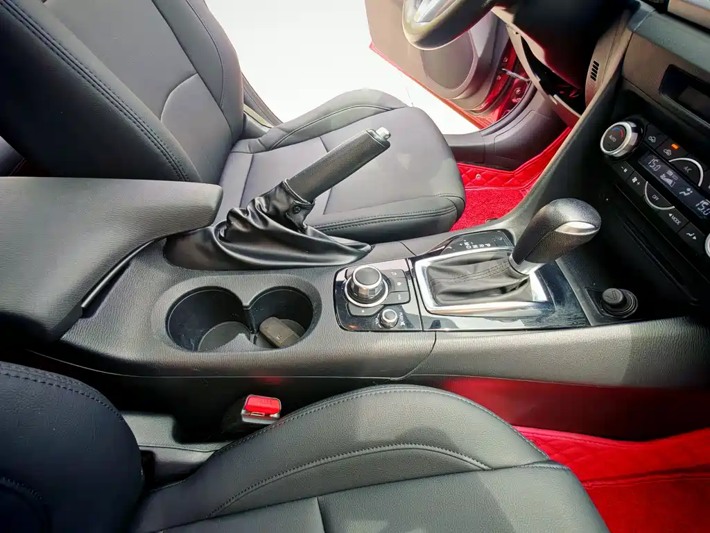 Mazda 3 Axela 2016 — фото 17