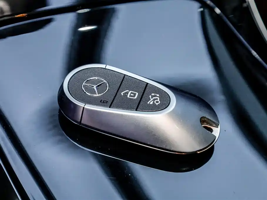 Mercedes-Benz C-Class 2024 — фото 19