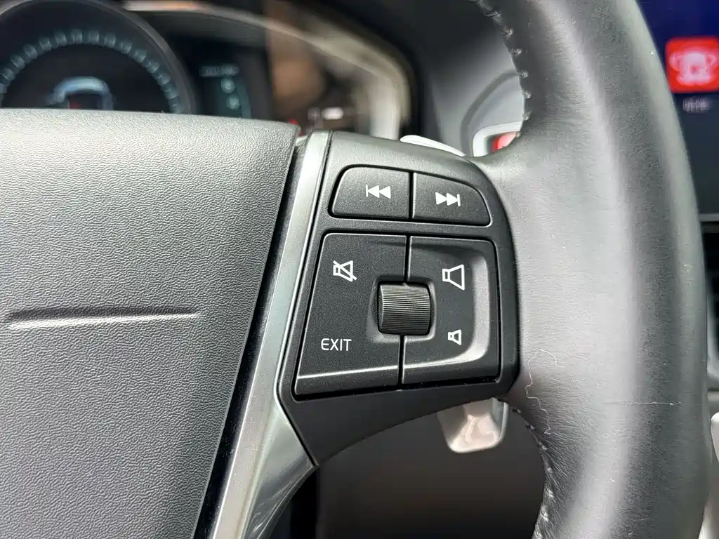 Volvo XC60 2013 — фото 20