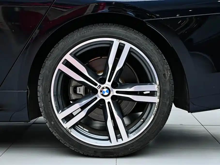 BMW 7 Series 2018 — фото 41