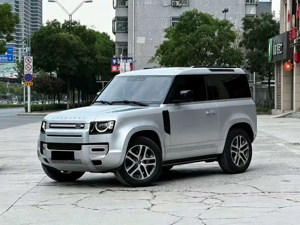 Land Rover Defender 2023 — фото 1
