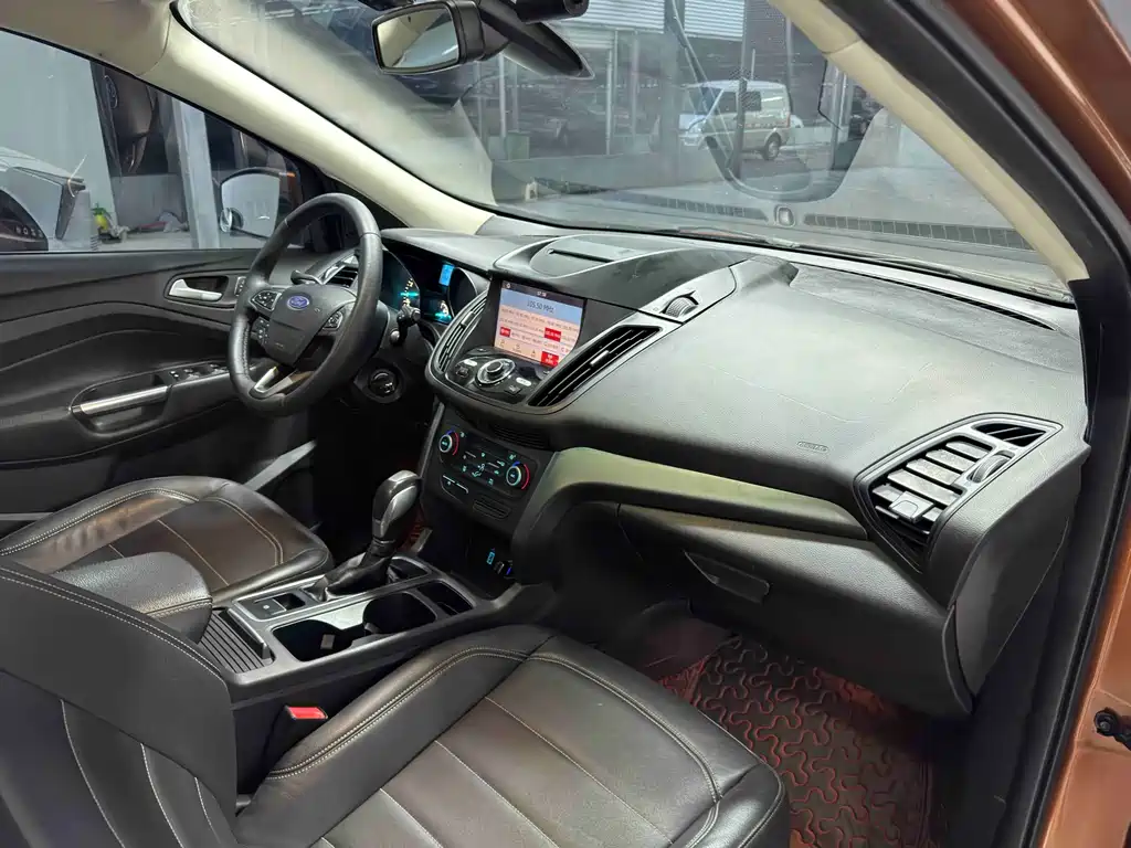 Ford Kuga 2019 — фото 11