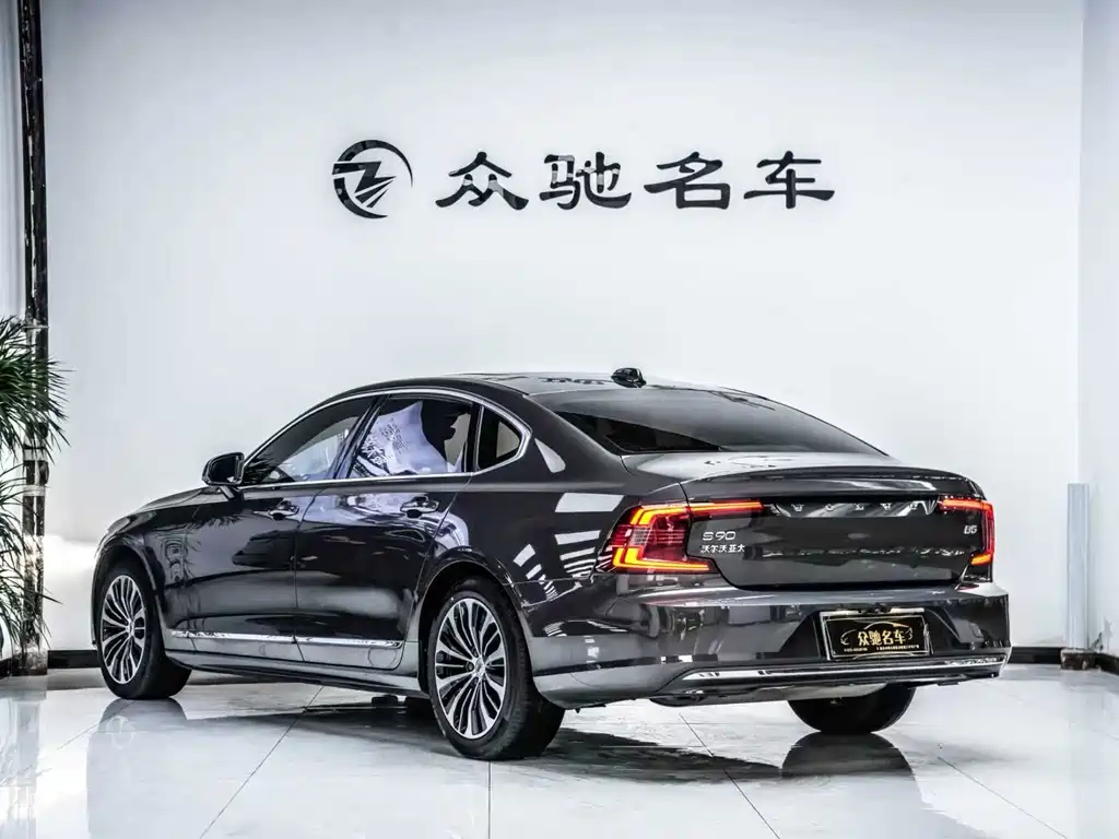 Volvo S90 2023 — фото 10