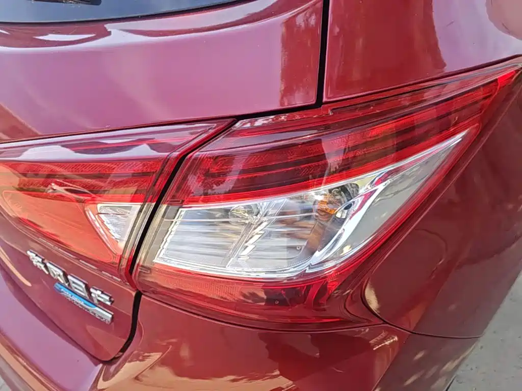 Nissan Tiida 2018 — фото 8