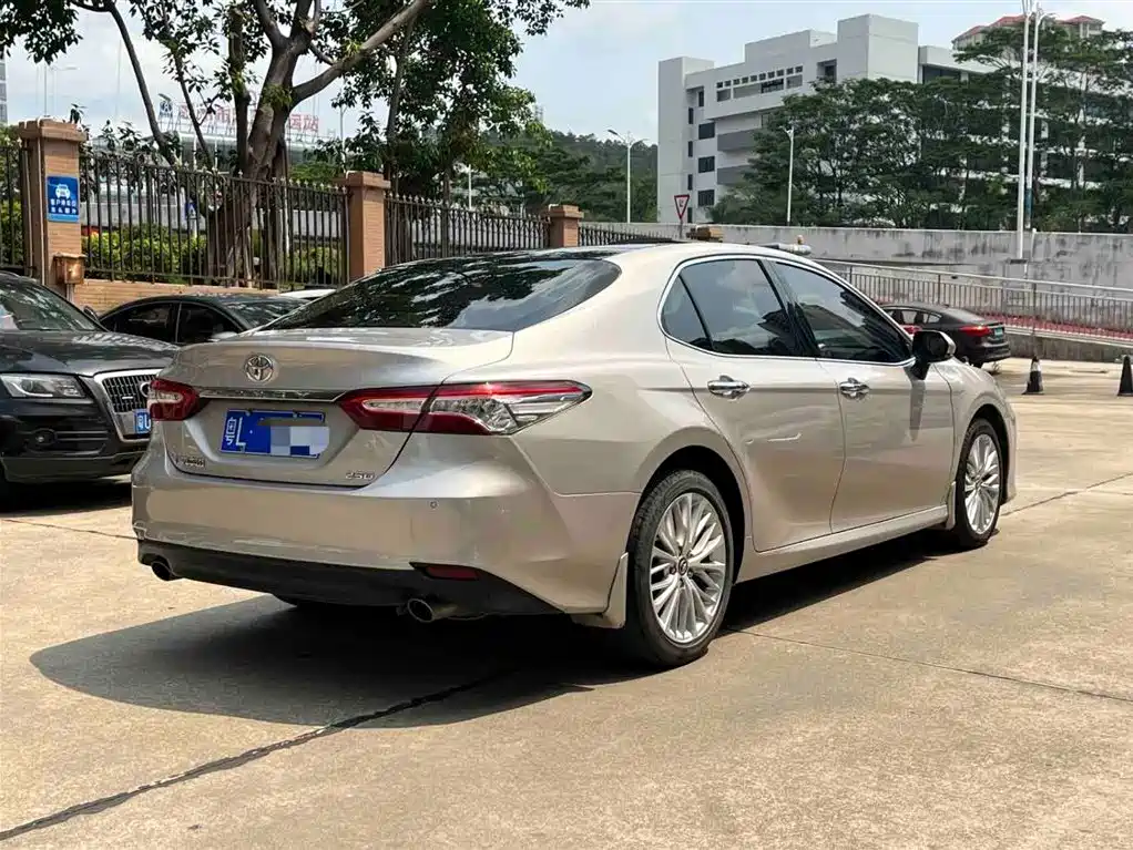Toyota Camry 2020 — фото 9