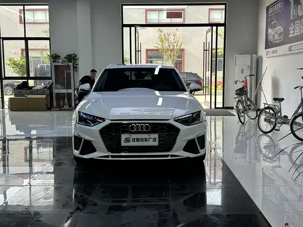 Audi A4L 2025