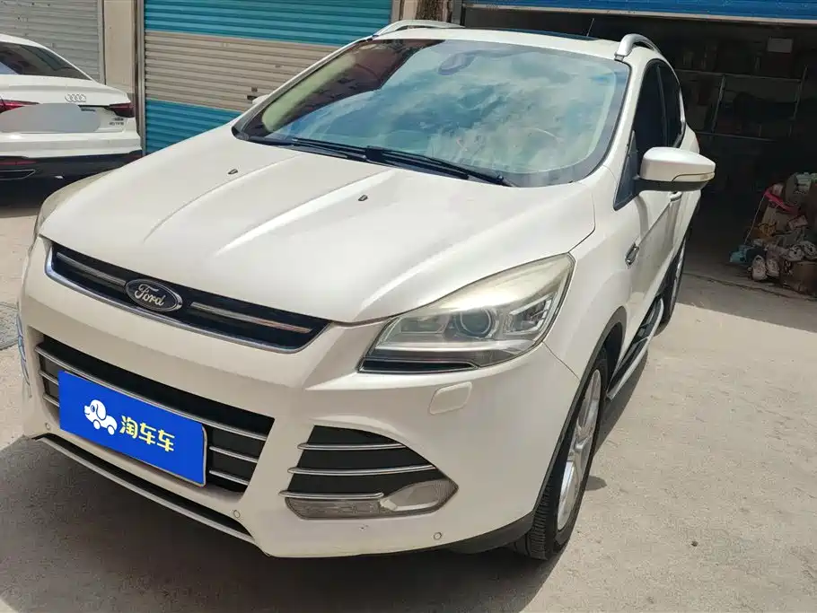 Ford Kuga 2015 — фото 1