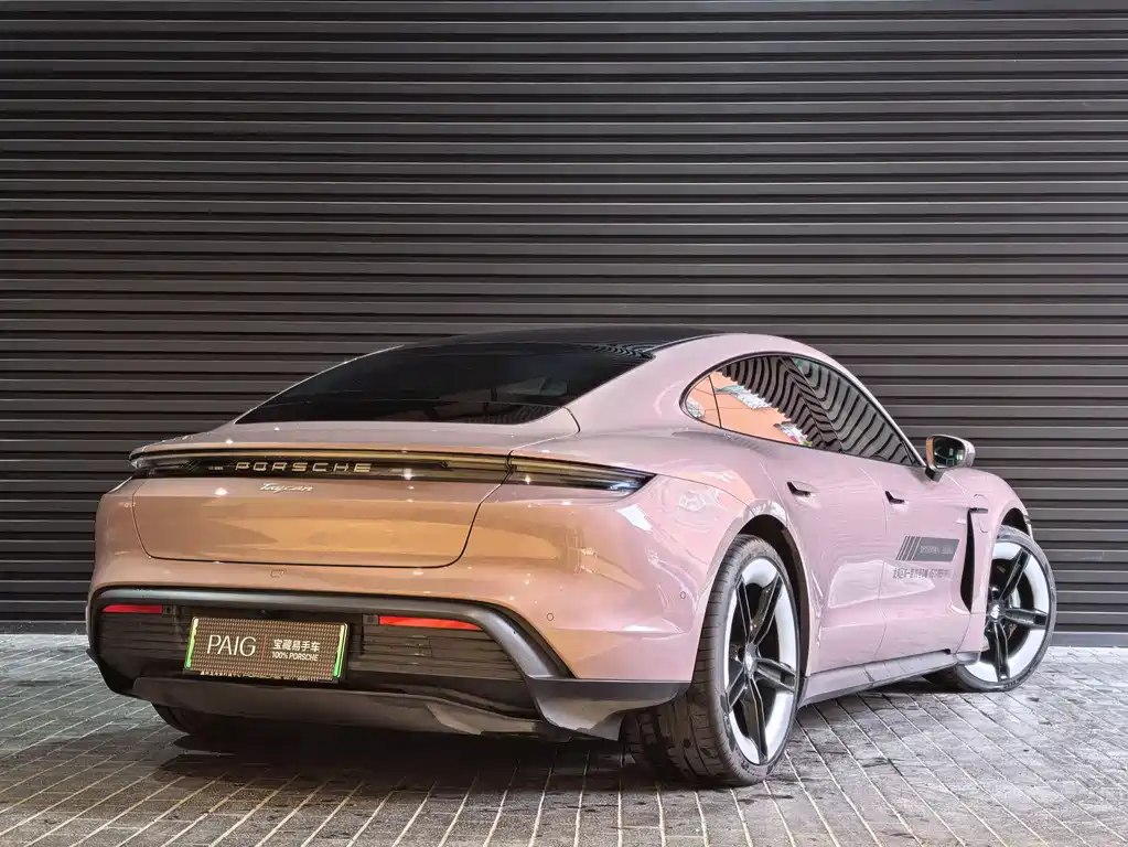 Porsche Taycan 2025 — фото 19