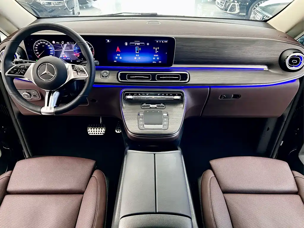 Mercedes-Benz V-Class 2025 — фото 9