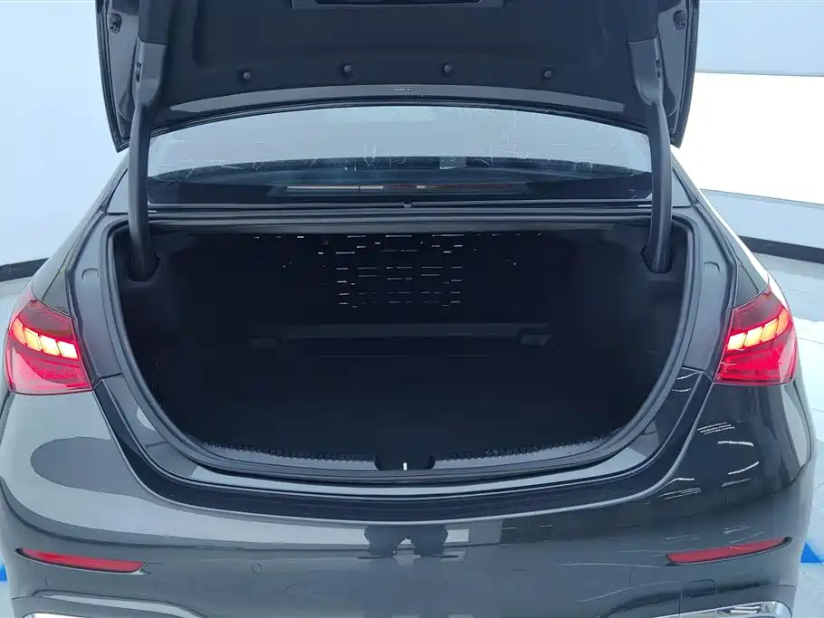Mercedes-Benz C-Class 2023