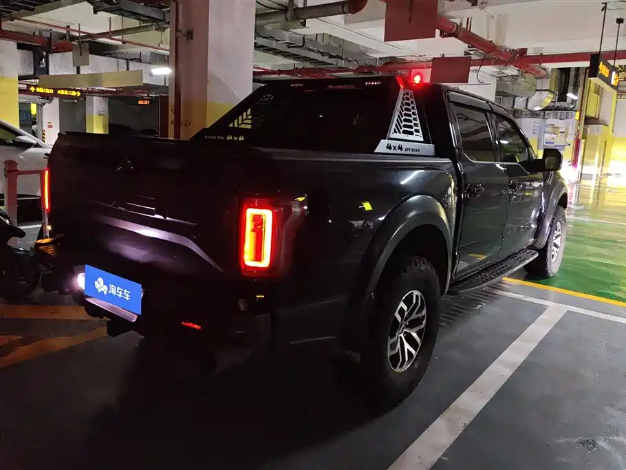 Ford F-150 Raptor 2018