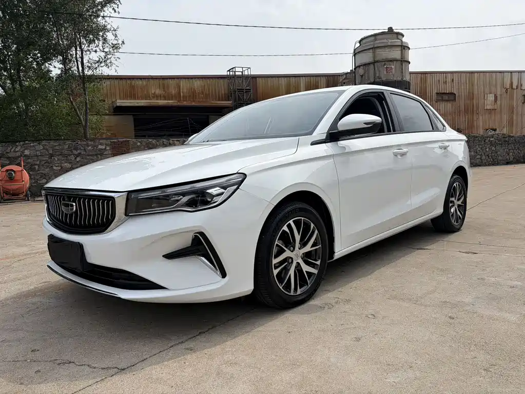 Geely Emgrand 2023