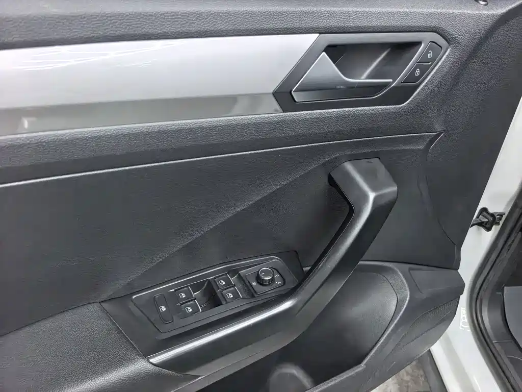 Volkswagen T-Roc 2022 — фото 15
