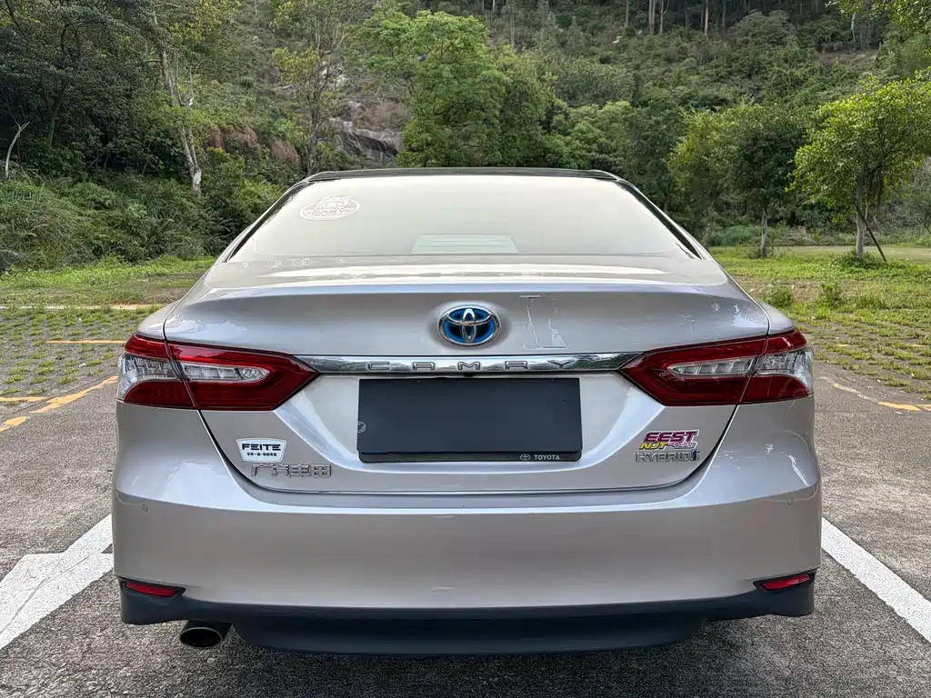Toyota Camry 2021 — фото 8