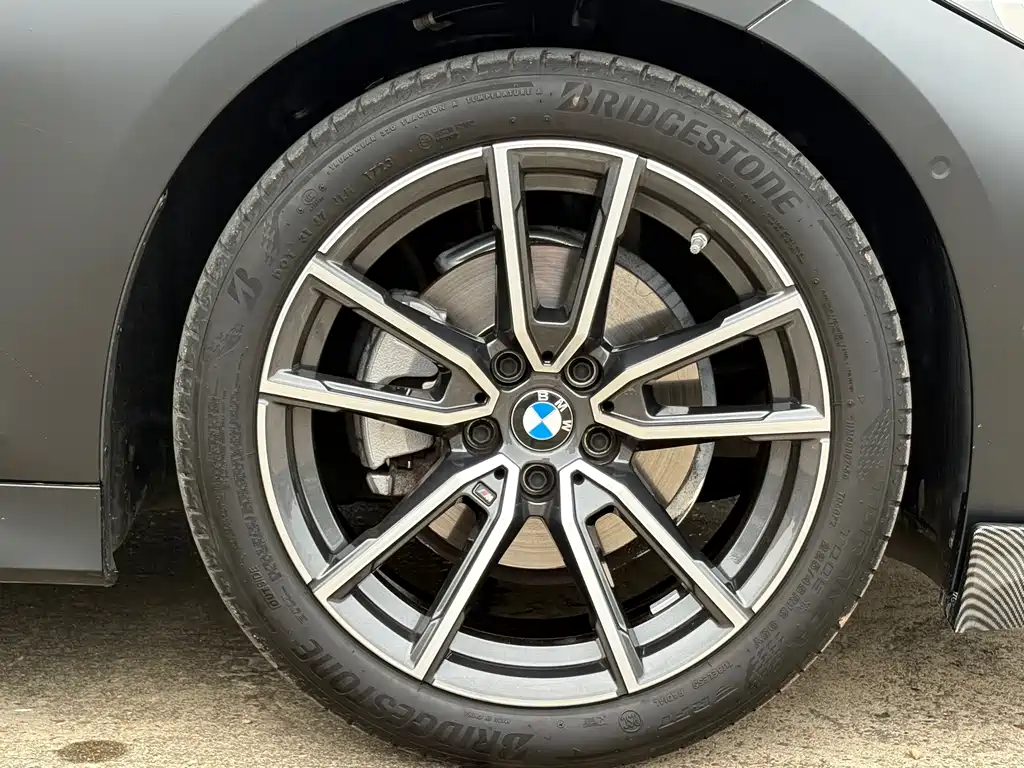 BMW 3 Series 2023 — фото 15