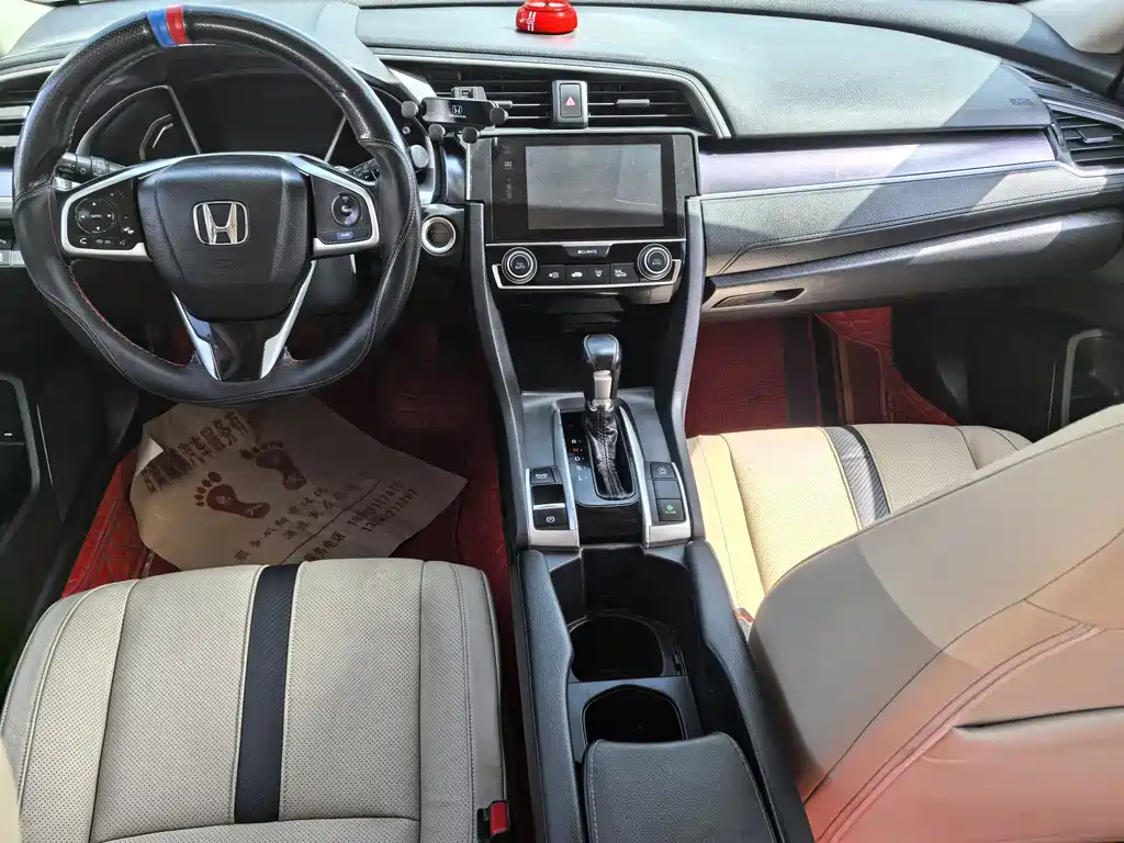 Honda Civic 2017 — фото 11