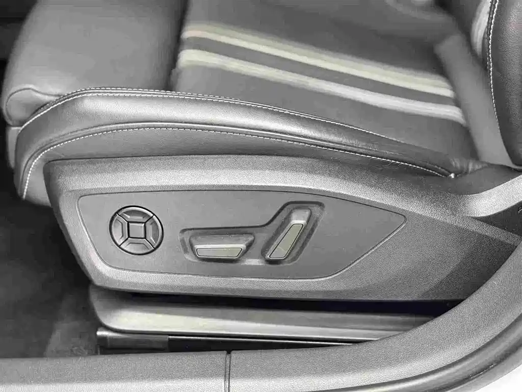 Audi A3 2023 — фото 17