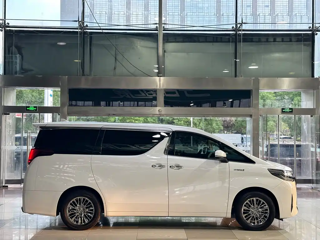 Toyota Alphard 2021 — фото 4