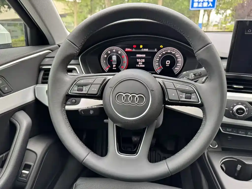 Audi A4L 2022 — фото 11