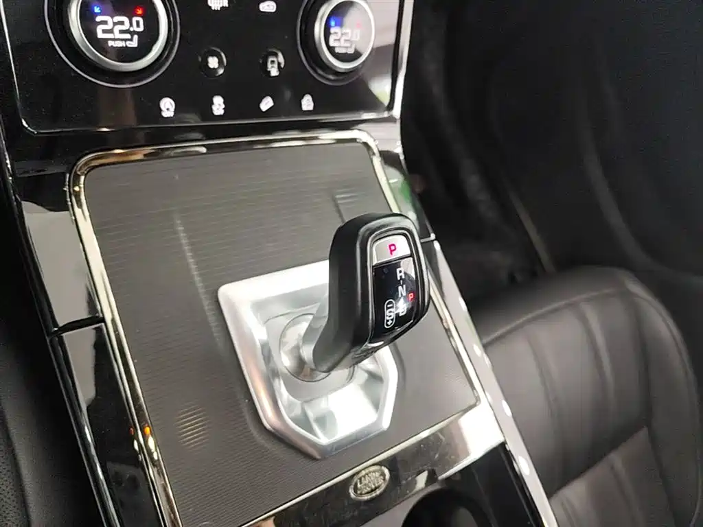 Land Rover Evoque 2021 — фото 14