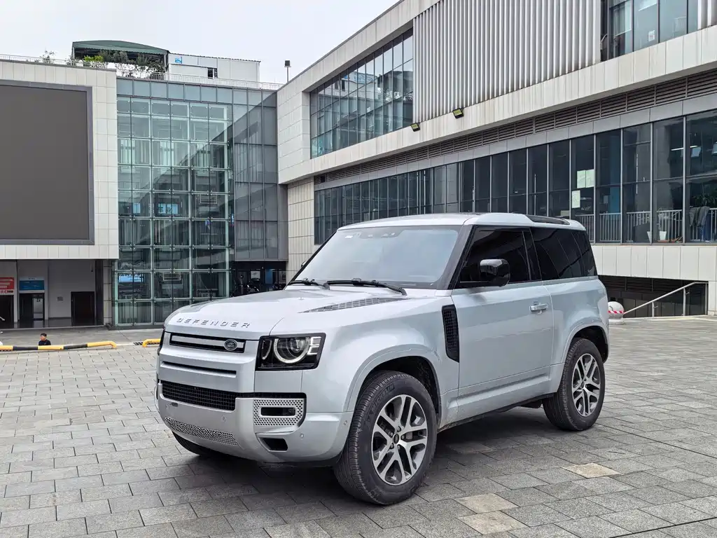 Land Rover Defender 2022
