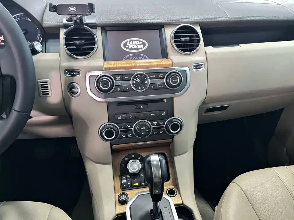 Land Rover Discovery 2012 — фото 15
