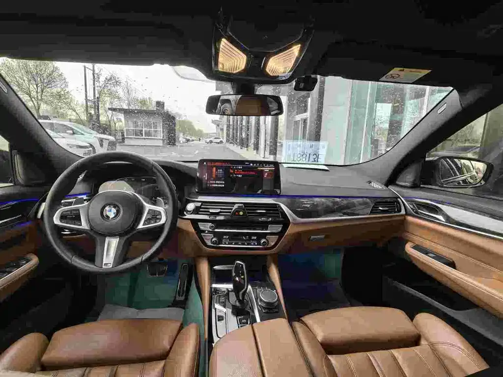 BMW 6 Series GT 2023 — фото 16
