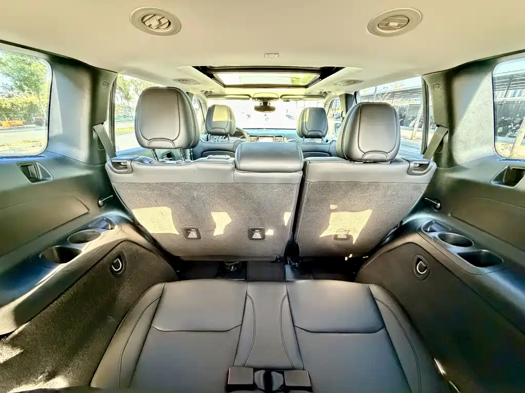 Jeep Grand Commander 2019 — фото 16