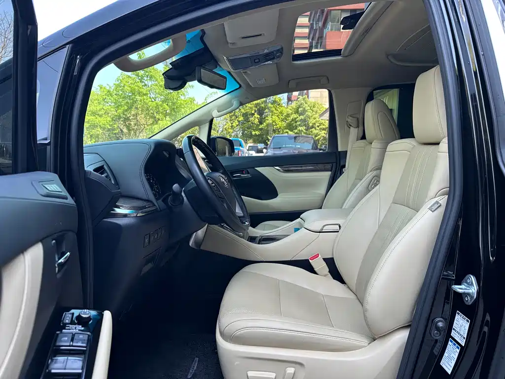 Toyota Vellfire 2022 — фото 9