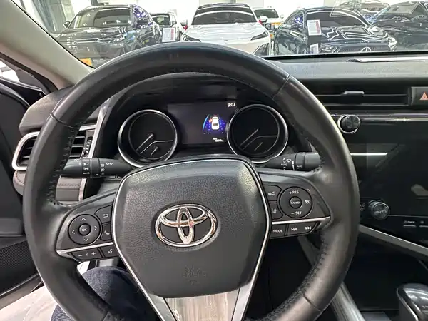 Toyota Camry 2019