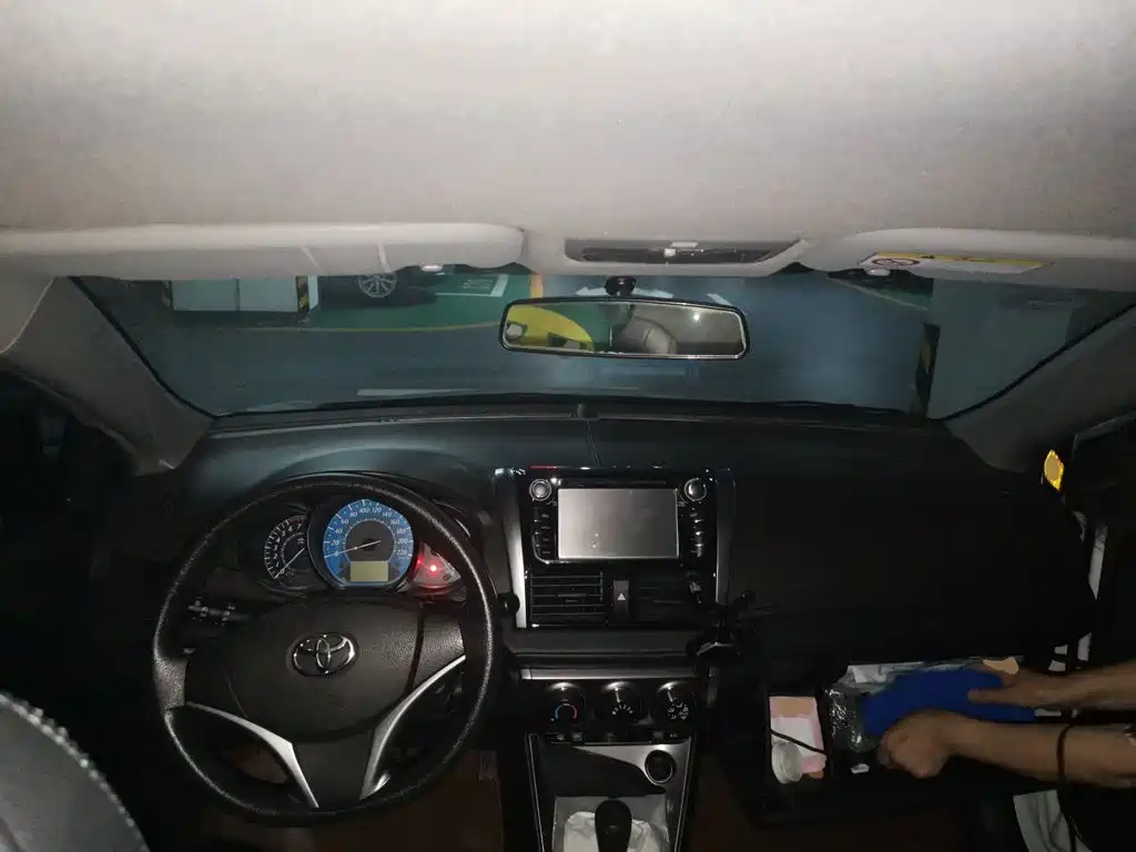 Toyota Yaris L 2014