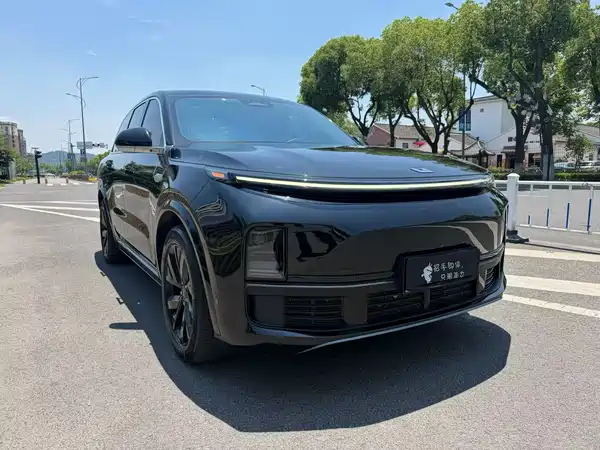 Li Auto L8 2023