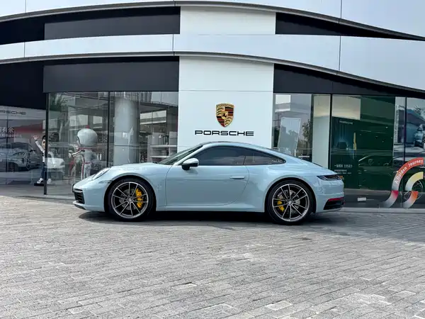 Porsche 911 2023