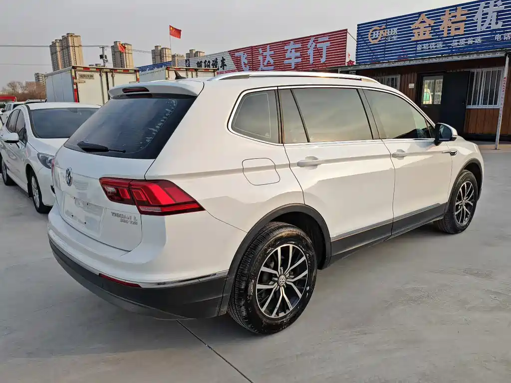 Volkswagen Tiguan L 2019 — фото 4