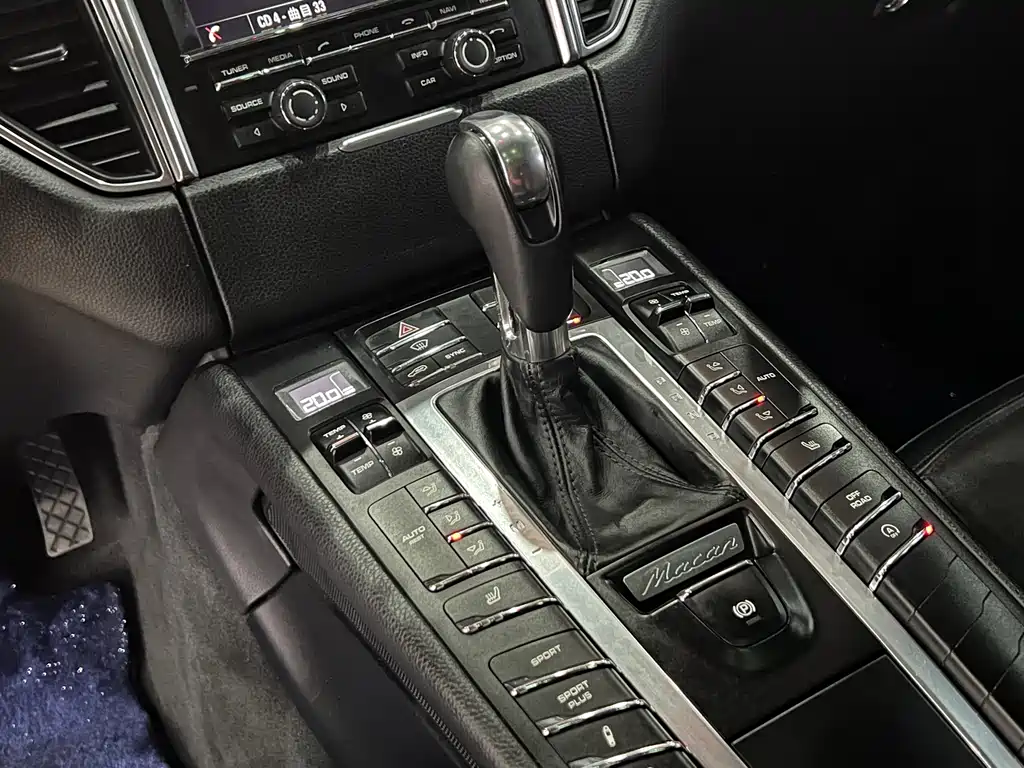 Porsche Macan 2014 — фото 12
