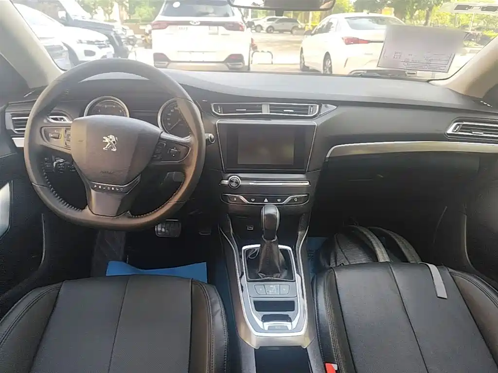 Peugeot 408 2016 — фото 10