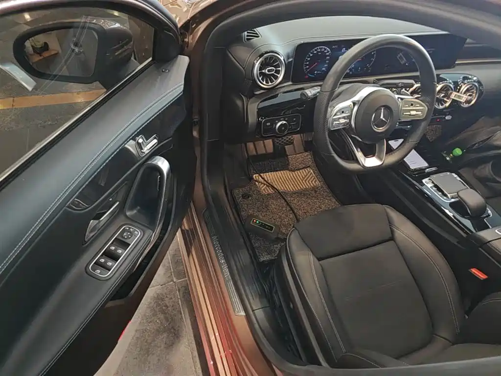 Mercedes-Benz A-Class 2020 — фото 16