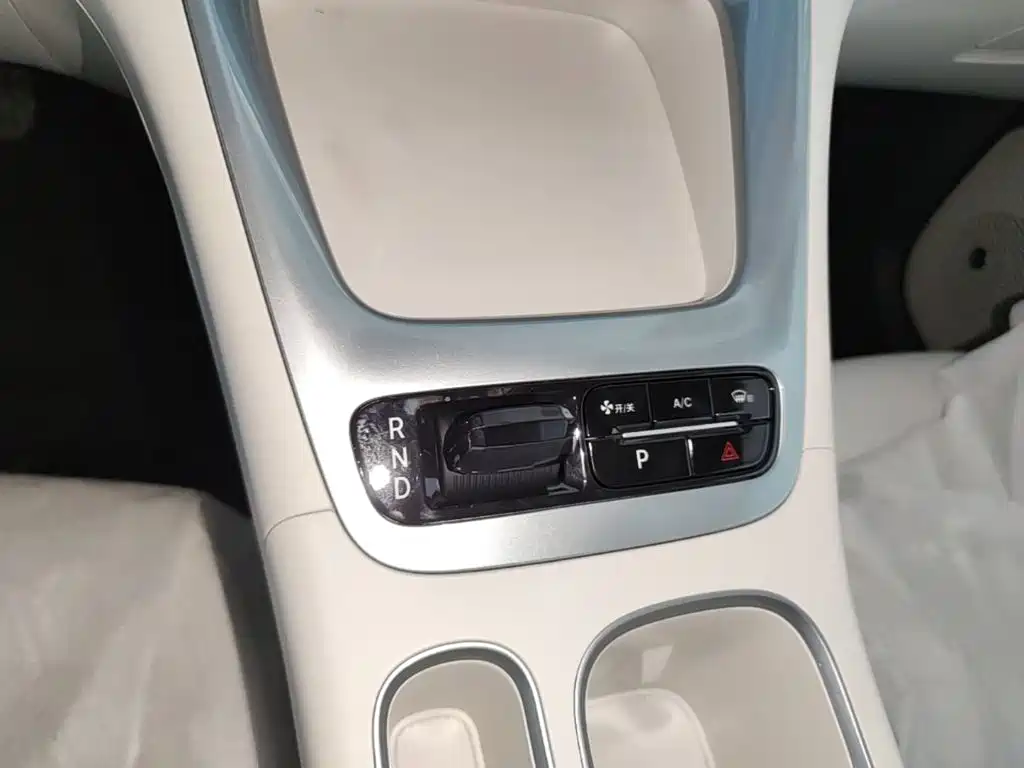 Geely Galaxy Starwish 2026 — фото 14