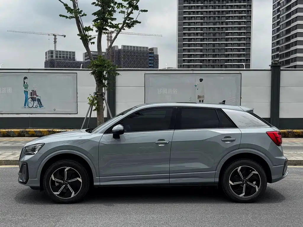 Audi Q2L e-tron 2022